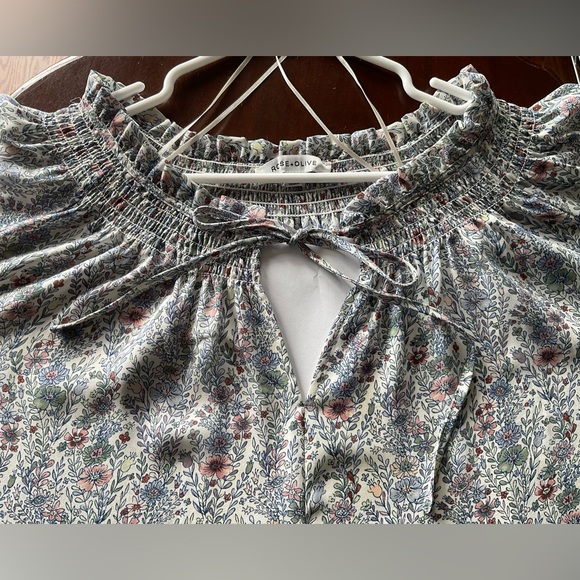 Host Pick! Rose+Olive Floral Top, Size 2X, Ruched, Tie Front, Ruffles - Picture 9 of 9